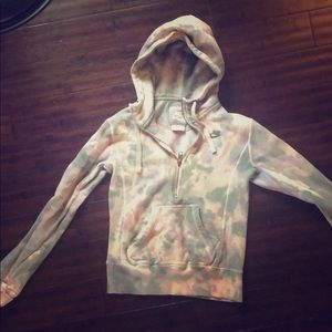 tie-dye hoodie